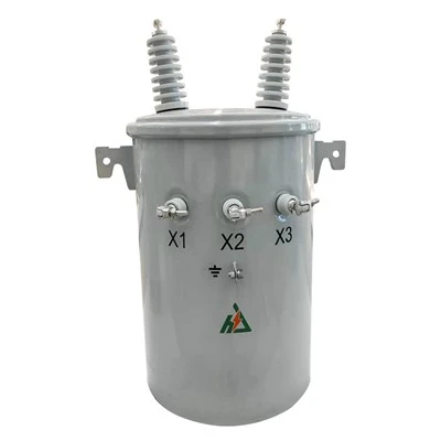 25 Kva Transformátor namontovaný na stĺp
